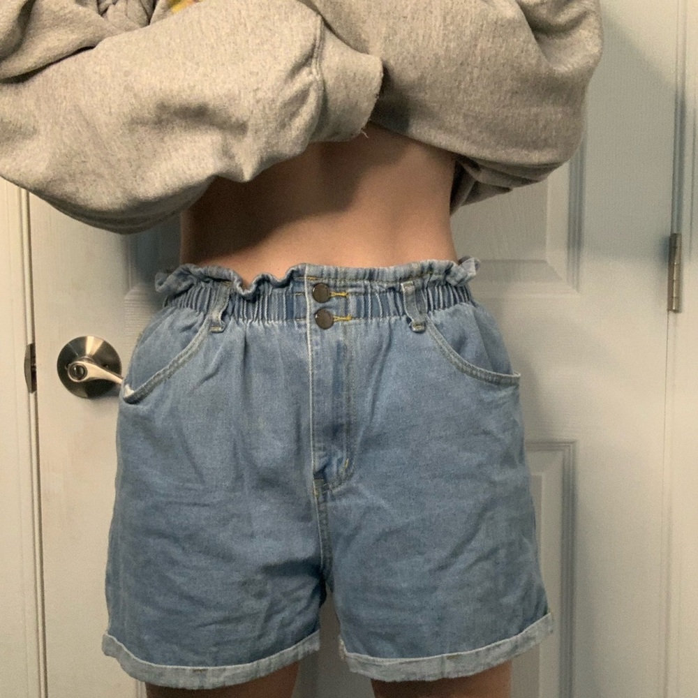 💙vintage high waisted blue mom jean shorts